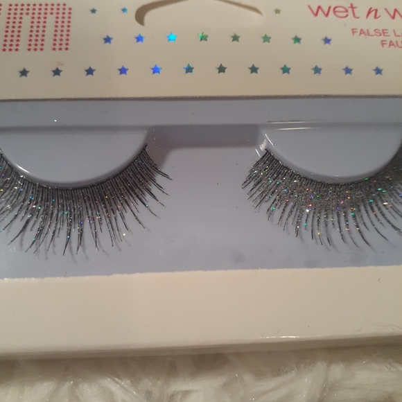 2 False Lashes Eyelashes Glitz FM WET WILD  Sparkle Dramatic Glam - Picture 2 of 2